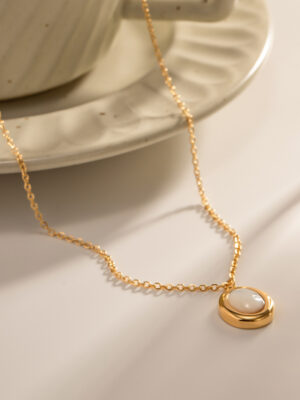 Ladies Oval Opal Pendant Necklace