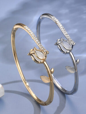Graceful Personality Opal Tulip Bracelet