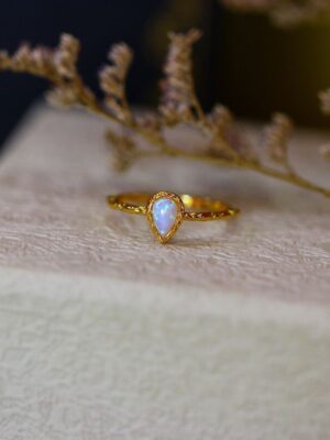 Women's Fashion Vintage Opal Ring